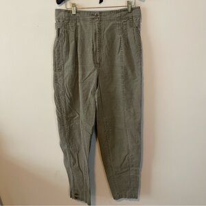 90s Sage Green Buckle waist linen blend trousers 29” Pleated waist
